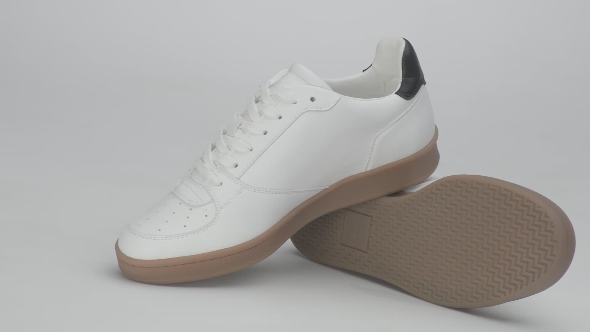 Eden V3 Sustainable Sneaker White/Black/Gum Video