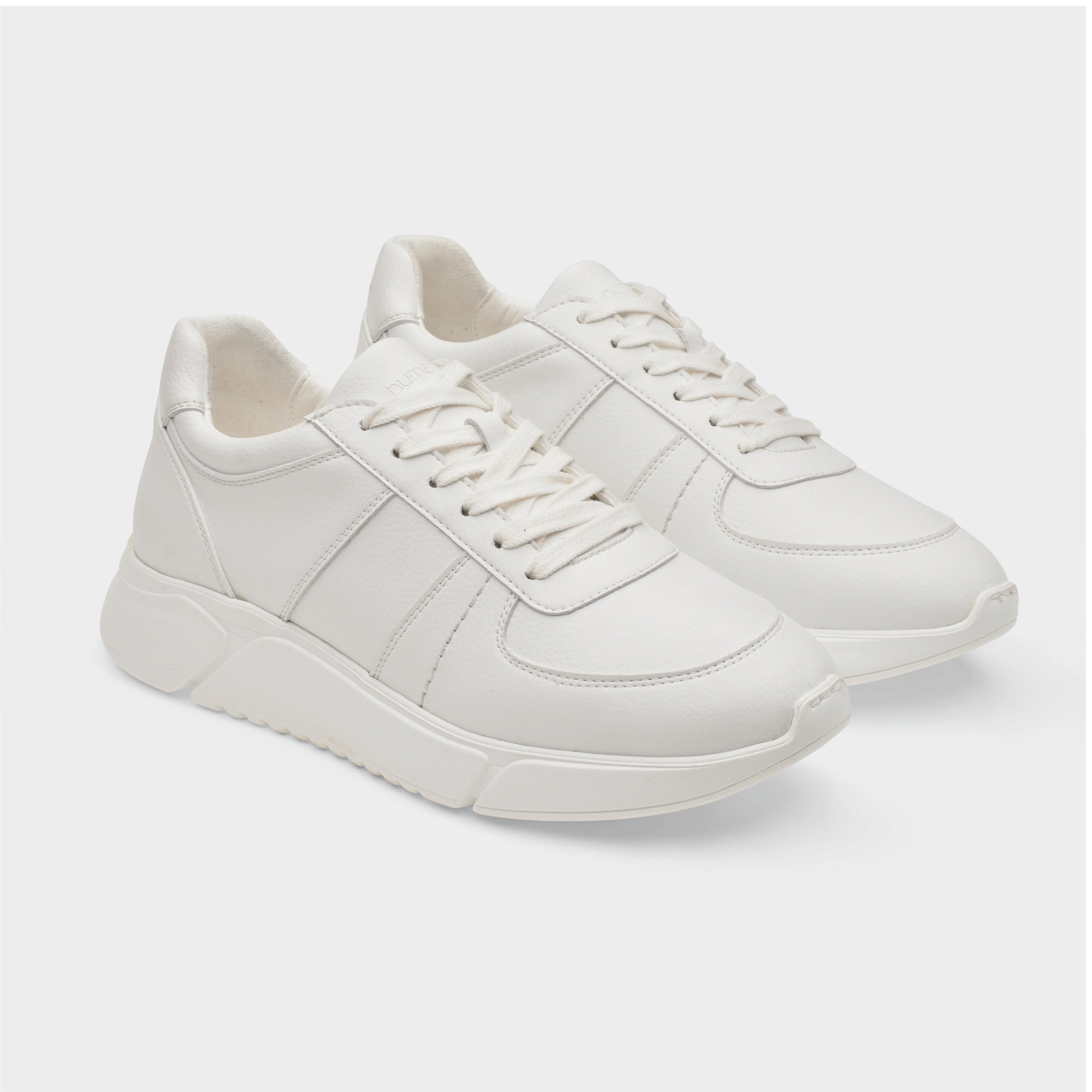 Challenge V3 Sustainable Sneaker White Front