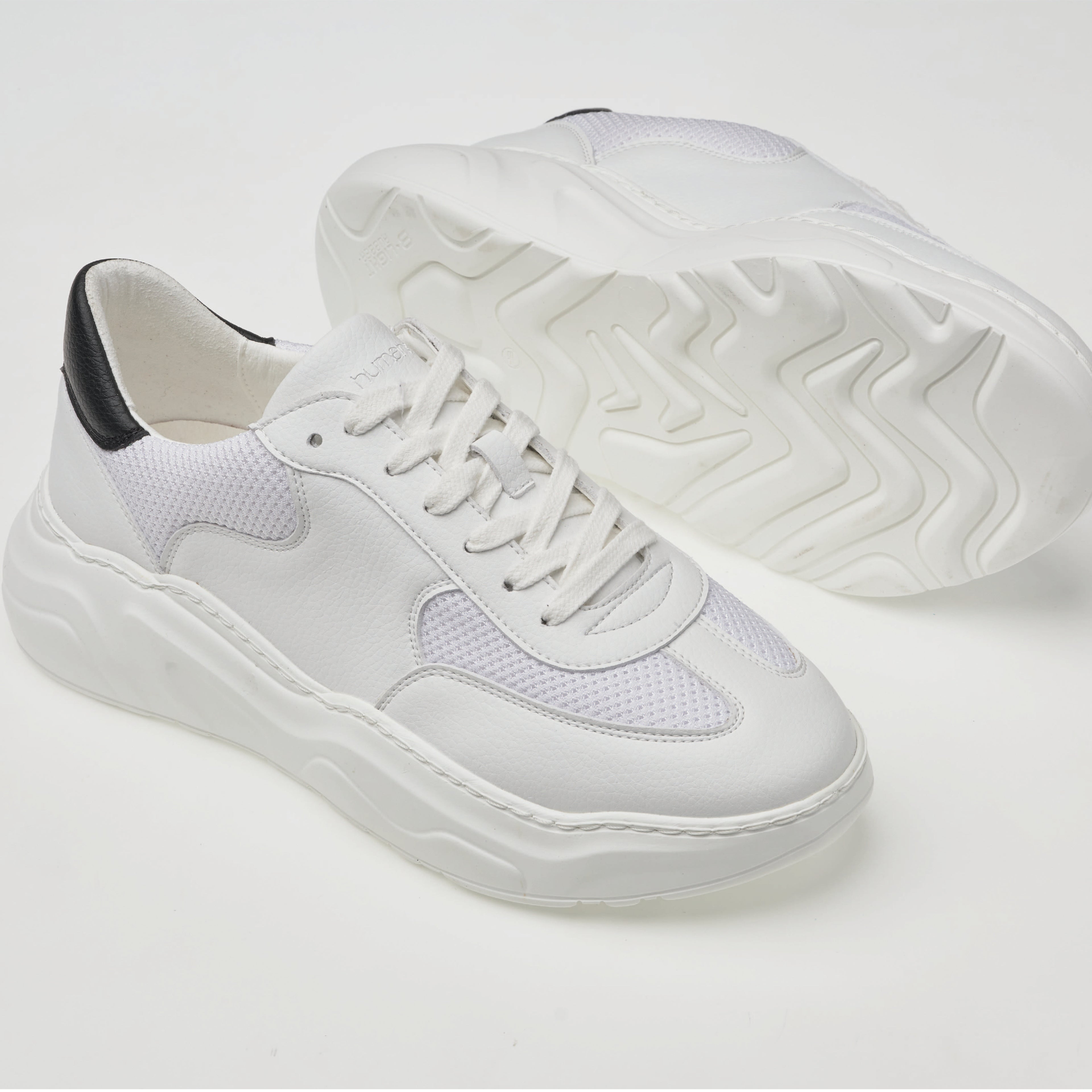Evolution V2 Sustainable Sneaker White Close Up